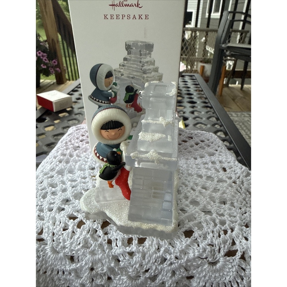 Hallmark Keepsake 2018 Frosty Friends Ornament 39th In The Series - Picture 5 of 10